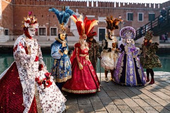 Traum und Schönheit beim Karneval in Venedig 2024