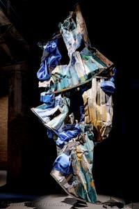 Kennedy Yanko, The bond between matter and heaven, in der Corderia des Arsenals von Venedig, Biennale 2026