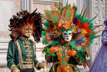 Die Kostümierten des venezianischen Karnevals vor der Kirche San Zaccaria.