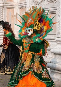 Die Kostümierten des venezianischen Karnevals vor der Kirche San Zaccaria.