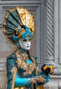 Die Kostümierten des venezianischen Karnevals vor der Kirche San Zaccaria.