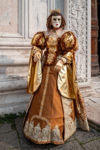 Die Kostümierten des venezianischen Karnevals vor der Kirche San Zaccaria.