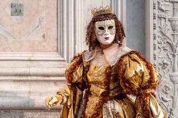 Die Kostümierten des venezianischen Karnevals vor der Kirche San Zaccaria.