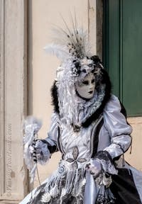 Die Kostümierten des venezianischen Karnevals vor der Kirche San Zaccaria.