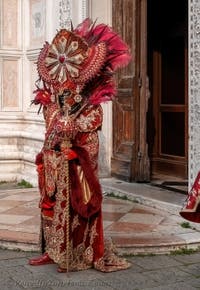 Die Kostümierten des venezianischen Karnevals vor der Kirche San Zaccaria.