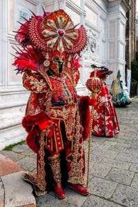 Die Kostümierten des venezianischen Karnevals vor der Kirche San Zaccaria.