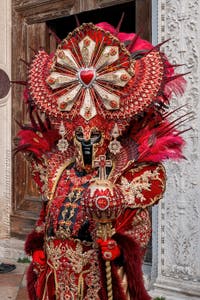 Die Kostümierten des venezianischen Karnevals vor der Kirche San Zaccaria.