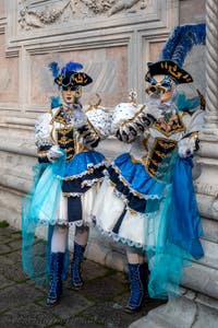 Die Kostümierten des venezianischen Karnevals vor der Kirche San Zaccaria.