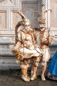 Die Kostümierten des venezianischen Karnevals vor der Kirche San Zaccaria.