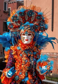 Die Kostümierten des Karnevals in Venedig auf dem Campo San Martin.