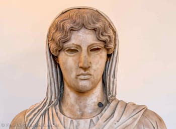 Büste der Aphrodite Sosandra im Archäologischen Museum von Venedig in Italien