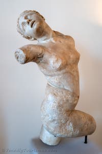 Hermaphroditos im Kampf mit einem Satyr im Archäologischen Museum von Venedig in Italien
