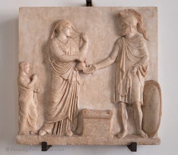 Aphrodite und Ares, Votivrelief im Archäologischen Museum von Venedig in Italien