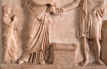 Aphrodite und Ares, Votivrelief im Archäologischen Museum von Venedig in Italien