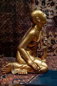 Sitzender buddhistischer Mönch (Thailand) Museum für Orientalische Kunst Ca' Pesaro in Venedig, Italien