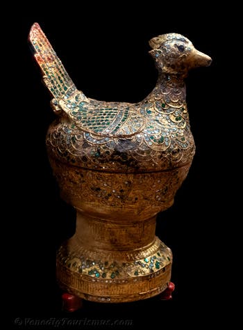 Hsunok Karaweik Mythischer Vogel (Burma) im Museum für Orientalische Kunst Ca' Pesaro in Venedig