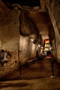 Der Tunnel und die Säle der Galeria Borbonica, der Bourbon-Tunnel in Neapel, Italien