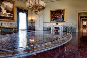 Die königlichen Gemächer des Palastes Capodimonte in Neapel, Italien
