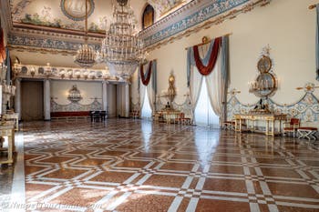 Der Empfangssaal des Königspalasts Capodimonte in Neapel, Italien