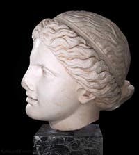 Kopf von Aphrodite, Archäologisches Museum in der Galleria d’Italia in Neapel, Italien
