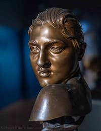 Vincenzo Gemito, Büste einer jungen Neapolitanerin, Galleria d’Italia Zevallos in Neapel, Italien