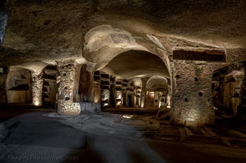 Basilika auf der oberen Ebene der Katakomben von San Gennaro in Neapel, Italien