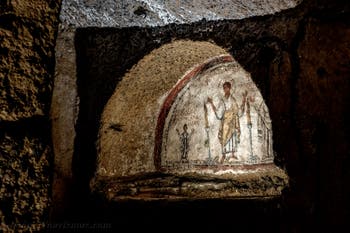 Fresko mit San Gennaro, Nicaziola und Cominia, Katakomben von San Gennaro in Neapel, Italien