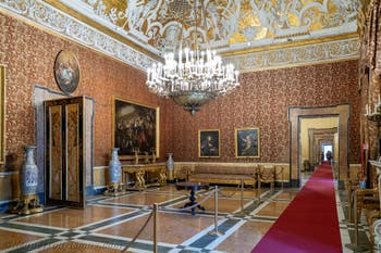 Das Zimmer der Königin im Königspalast in Neapel, Italien