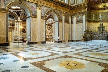 Die Palastkapelle des Königspalasts von Neapel in Italien