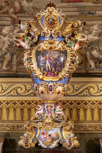 Der Herkules-Saal oder Vizekönigs-Saal im Königspalast von Neapel in Italien