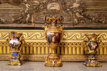 Der Herkules-Saal oder Vizekönigs-Saal im Königspalast von Neapel in Italien