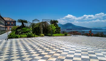 Die hängende Terrassengartenanlage des Belvedere im Königspalast von Neapel