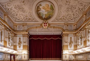 Das Hoftheater des Königspalasts in Neapel, Italien