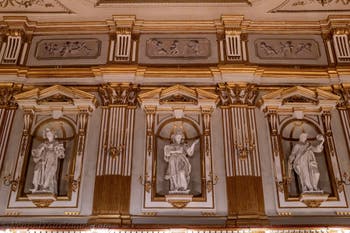 Das Hoftheater des Königspalasts in Neapel, Italien