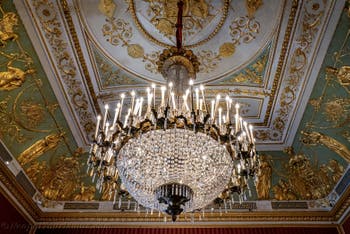 Der Thronsaal des Königspalasts von Neapel in Italien