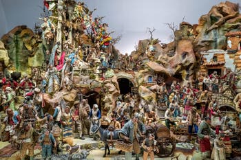 Die Weihnachtskrippe in der Palatinischen Kapelle des Königspalasts in Neapel, Italien