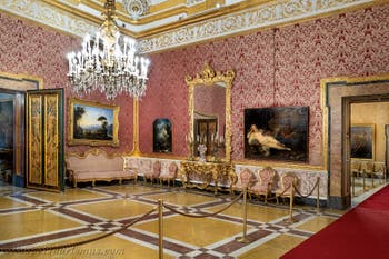 Der zweite Salon der Königin im Königspalast von Neapel in Italien