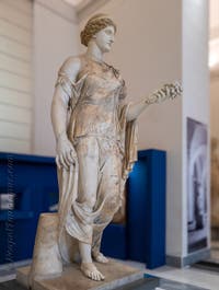 Flora Älter, Farnese-Sammlung, Archäologisches Museum von Neapel, Italien