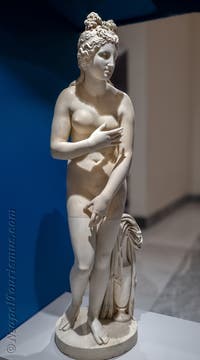 Die sittsame Aphrodite nach kapitolischem Vorbild, Herculaneum, Archäologisches Museum von Neapel in Italien