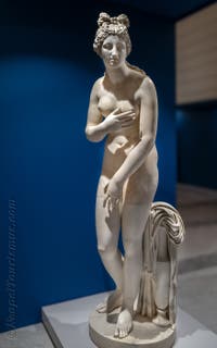 Die sittsame Aphrodite nach kapitolischem Vorbild, Herculaneum, Archäologisches Museum von Neapel in Italien