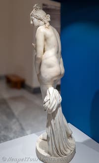 Die sittsame Aphrodite nach kapitolischem Vorbild, Herculaneum, Archäologisches Museum von Neapel in Italien