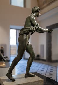 Apollon beim Bogenschießen, Apollontempel, Pompeji, Archäologisches Museum von Neapel in Italien