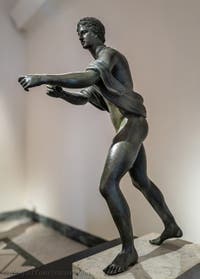 Apollon beim Bogenschießen, Apollontempel, Pompeji, Archäologisches Museum von Neapel in Italien