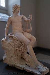 Apollon Ludovisi mit einer Leier, Farnese-Sammlung, Archäologisches Museum von Neapel in Italien