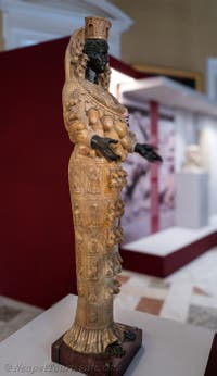 Artemis von Ephesos, Farnese-Sammlung, Archäologisches Museum von Neapel in Italien