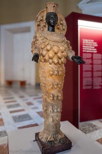 Artemis von Ephesos, Farnese-Sammlung, Archäologisches Museum von Neapel in Italien