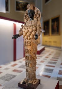 Artemis von Ephesos, Farnese-Sammlung, Archäologisches Museum von Neapel in Italien