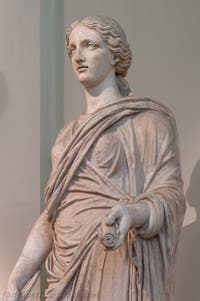 Artemis vom Typ Leiden-Dion, Farnese-Sammlung, Archäologisches Museum von Neapel in Italien