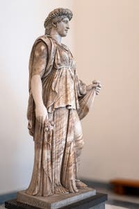 Flora als kleine Pomona, Farnese-Sammlung, Archäologisches Museum von Neapel, Italien