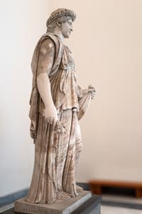 Flora als kleine Pomona, Farnese-Sammlung, Archäologisches Museum von Neapel, Italien